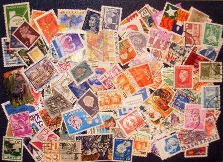 00700 100 Briefmarken aus aller Welt